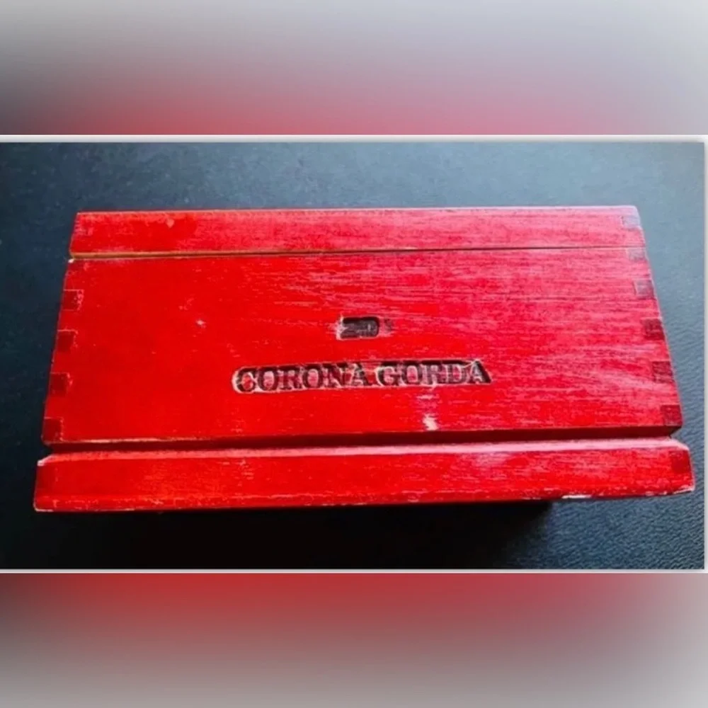 VINTAGE - CAO Gold Corona Gorda Handmade Wood Cigar Box - Holds 20 Cigars